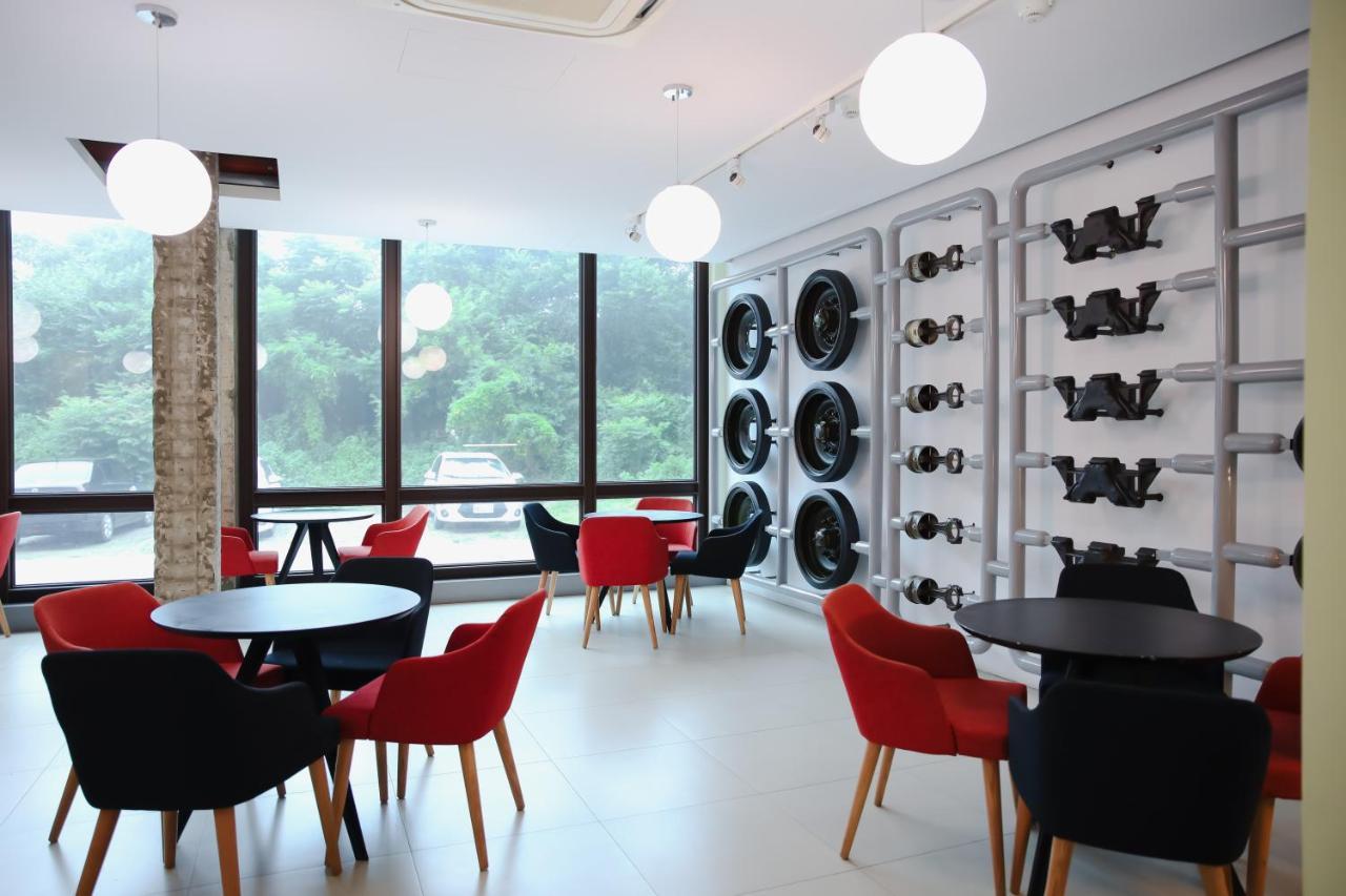 823 Tourist Hotel Jinhu Esterno foto