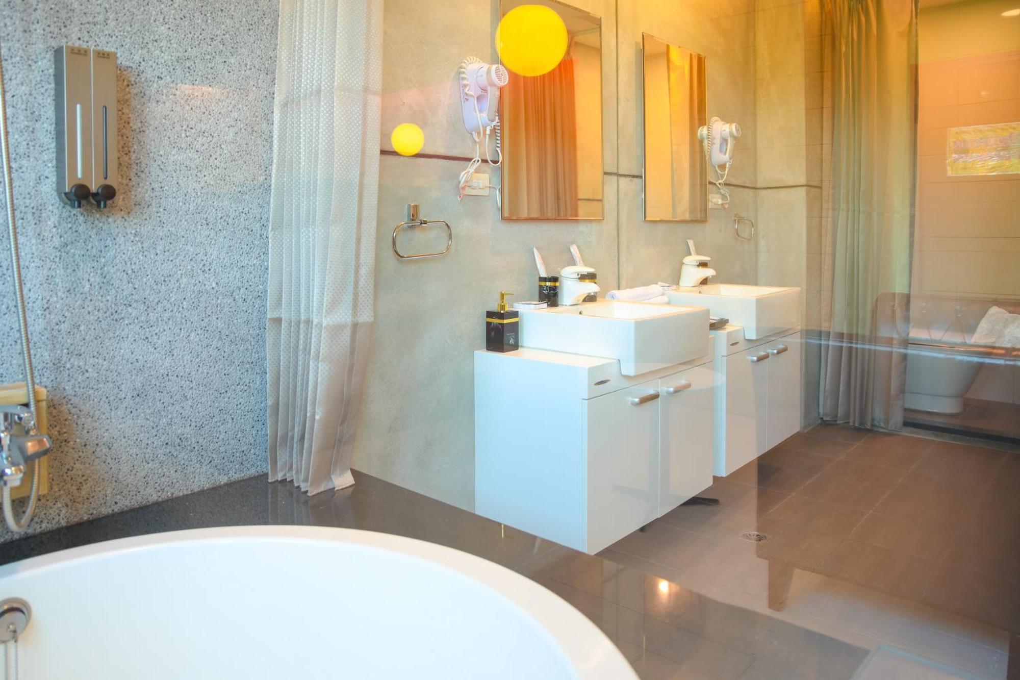 823 Tourist Hotel Jinhu Esterno foto