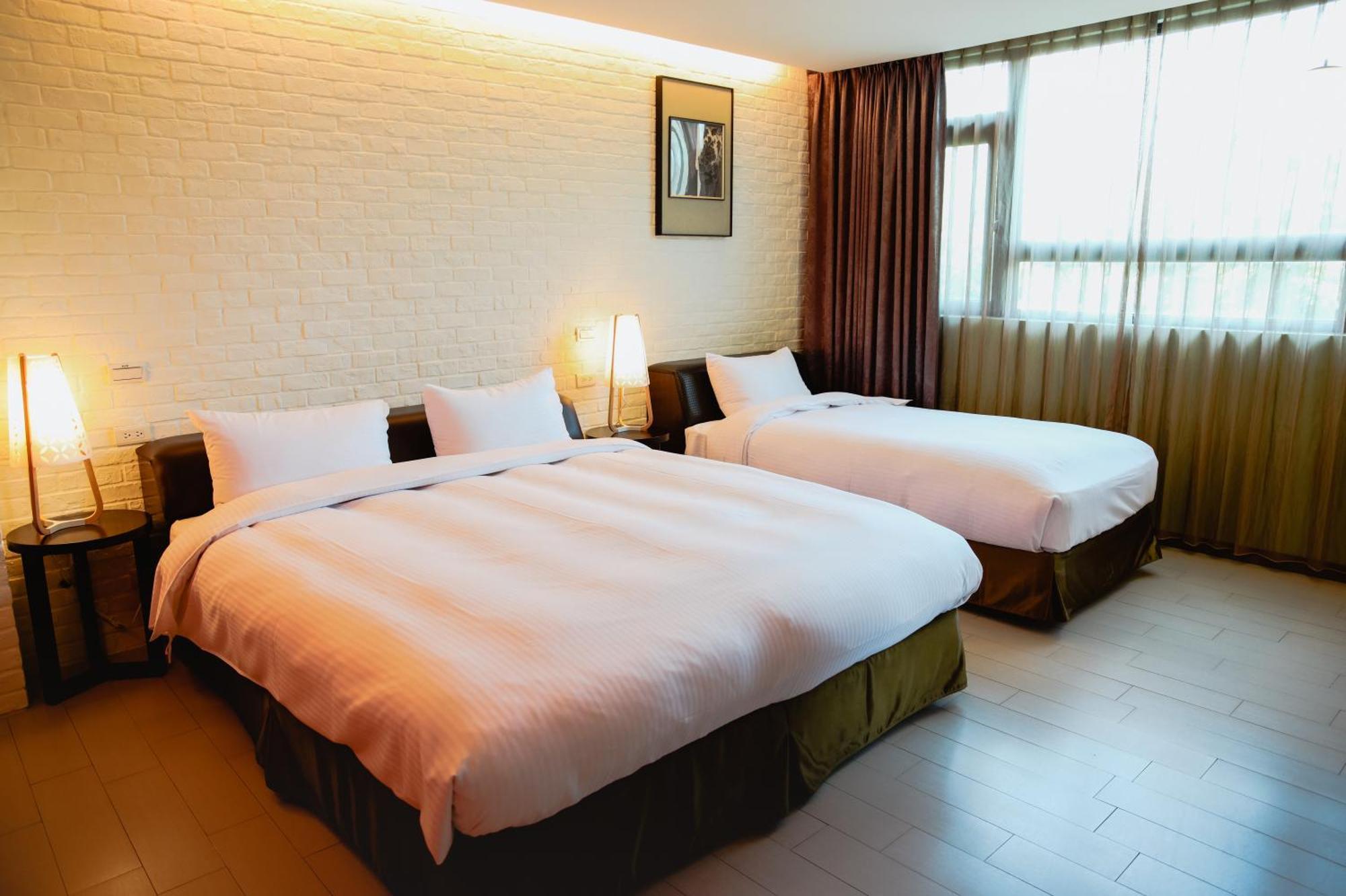 823 Tourist Hotel Jinhu Esterno foto