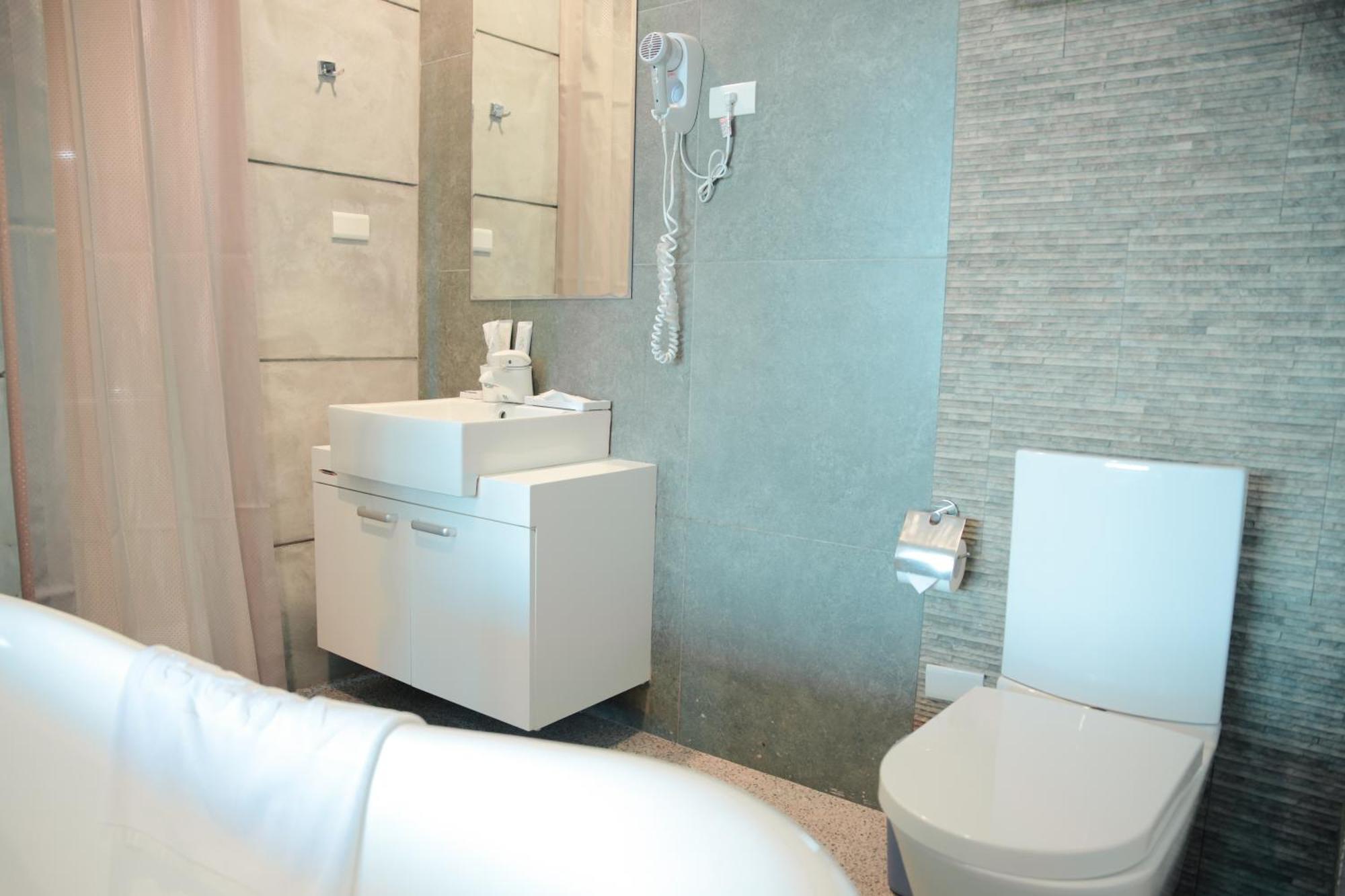 823 Tourist Hotel Jinhu Esterno foto